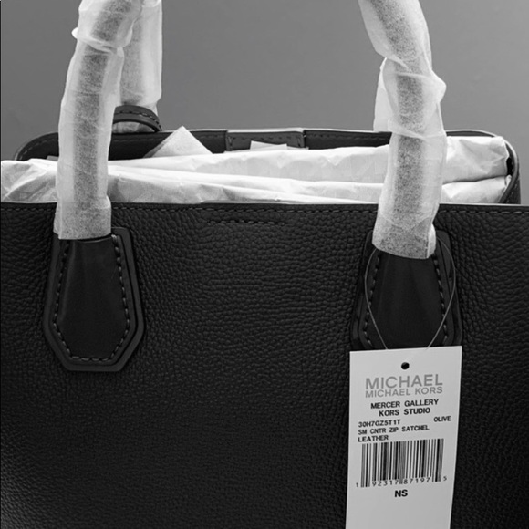 Brand New Michael Kors bag! - Picture 2 of 7